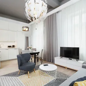 Arianska By Renters Prestige Apartament